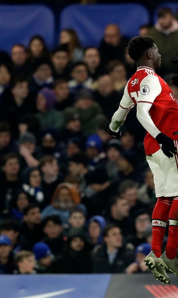 Arsenal overcomes Luiz red card to draw 2-2 at Chelsea